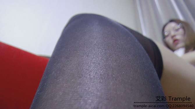 061038e09j3sdu70zd03r9.jpg