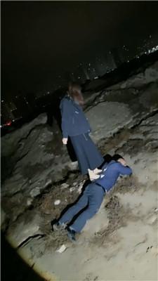 144921w8kb488tkjuzi8je.jpg